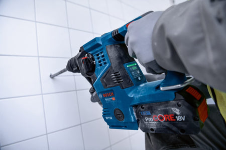 Bosch PRO 18V System Akku Bohrhammer GBH 18V-28 C (inkl. Zusatzhandgriff, Fetttube, Einlage, L-BOXX, ohne Akku/Ladegerät)