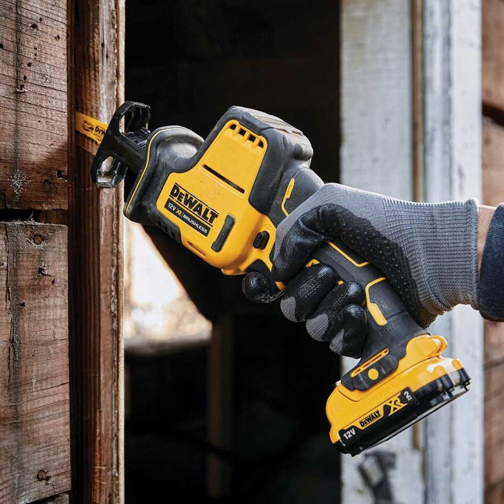 DeWalt DCS312D2-GB 10.8v / 12v XR Sub Compact bürstenlos Säbelsäge inkl. 2x 2.0Ah Akkus